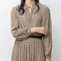 自由区 ジオメトリック柄 ブラウス 38 前後2WAY クラシカルのサムネイル
