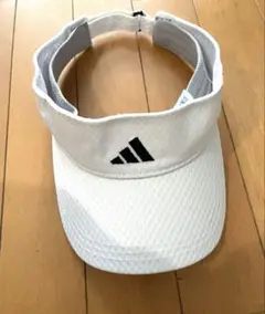 アディダス　サンバイザー　フリーサイズ　未使用品