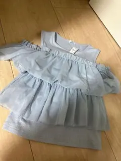 フリル付きオフショルダーライトブルー