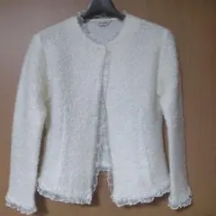 入学式ママ　入園式にも！　フリル　ノーカラージャケット