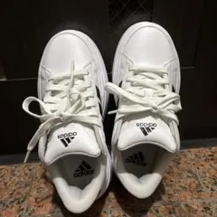 adidas グランドコートプラットフォーム