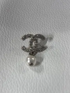 CHANEL CCロゴ パールチャーム ピアス