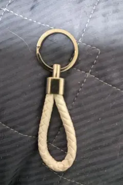 ホワイトレザー編み込みキーホルダー