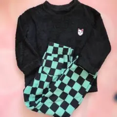 UNIQLO 130サイズ パジャマセット 鬼滅の刃猫刺繍