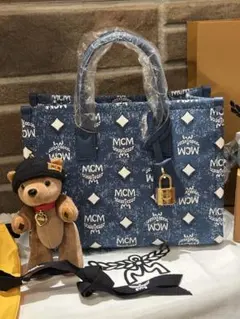 MCM ⭐︎ デニムベアーチャーム付きバッグのサムネイル