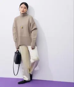 【ADAM ET ROPE'】タートルバックスリットニット
