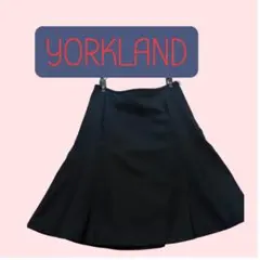 【最終値下げ】YORKLAND（ヨークランド）黒スカートのサムネイル