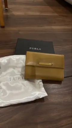 FURLA 二つ折り財布
