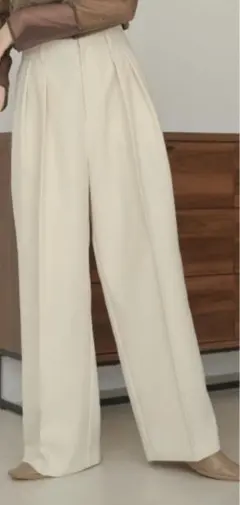 新品 ワイドパンツ