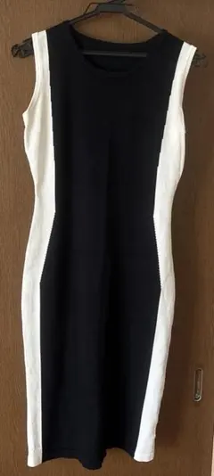ノースリーブひざ丈ワンピース♡黒白バイカラー