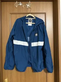 アディダス　アウター　ウインドブレーカー　薄手