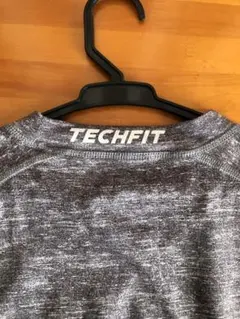 adidas TECHFIT半袖　メンズMサイズ