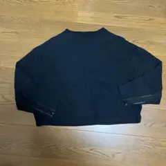 NIKE 黒 クロップド丈 トップス 袖ジッパー付き