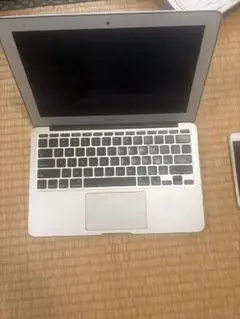 MacBook Air 13インチ 2015年モデルとiPhone8のセット MacBook Air 13インチ 2015年モデルとiPhone8のセット - メルカリ