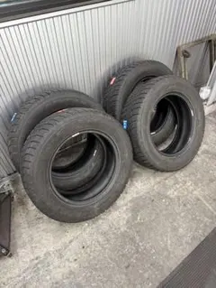 【格安】195/65R15 GOODYEAR タイヤ4本セット 車検用・予備用のサムネイル