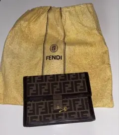 #1272 FENDI イタリア製 ズッカ柄 ハンドバッグ ブラウン 古着 1272 FENDI イタリア製 ズッカ柄 ハンドバッグ ブラウン 古着 - メルカリ