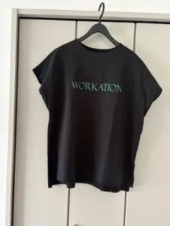WORKATION ロゴ入り 半袖Tシャツ黒フレンチスリーブサイドスリットL美品のサムネイル