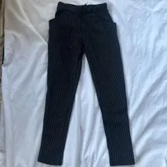 キッズ　130cm 黒と白のストライプ長ズボン　裏起毛　秋冬