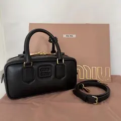 正規品　25aw miumiu レザー　コニャック　バッグ　PRADA 正規品 25aw miumiu レザー コニャック バッグ PRADA - メルカリ