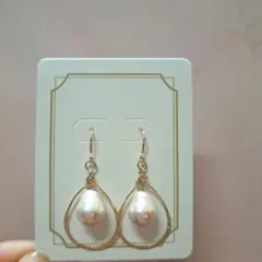 コットンパールとゴールドフープの雫ピアス