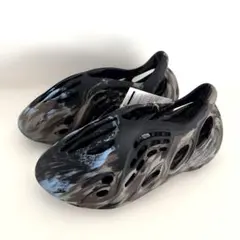 adidas EZY FORM RNR 美品です ADIDAS ORIGINALS YZY FOAM RNR : ああ、好きに走ればいいじゃない