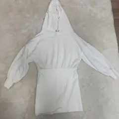 ホワイト フード付き パーカーミニワンピ