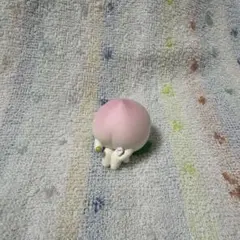まちぼうけ 桃のフィギュア カプセルトイ
