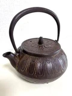 古い山水紋鉄瓶斑紫銅蓋 囲炉裏、湯沸かし お茶道具 - メルカリ