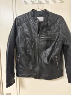 ZARAフェイクレザージャケット　kidsのサムネイル