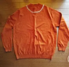 オレンジ ビーズ装飾 ハイネックニット