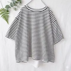 イッカ【美品】バックフレアボーダーTシャツ L 異素材切り替え ゆったり　白黒のサムネイル