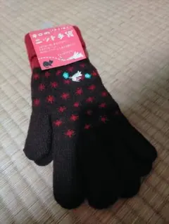 ウサギとネコの刺繍ニット手袋