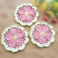 桜のコースター　３枚　レース編みドイリー　インテリア　テーブルセンター