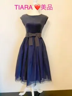 ティアラ のワンピース 美品のサムネイル