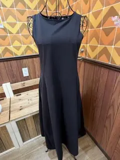 レディース　ワンピース　黒　UNIQLO