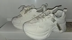厚底　スニーカー　白　23.5㎝　ほぼ未使用