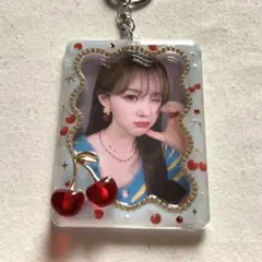 トレカ　ケース　デコ　レジン　硬質　キーホルダー　さくらんぼ　水色　韓国　チェキ