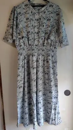 【4L】SUPURE 花柄フレア袖ワンピース