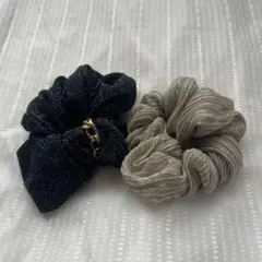 ラメ入りシュシュ2個セット（黒・灰）