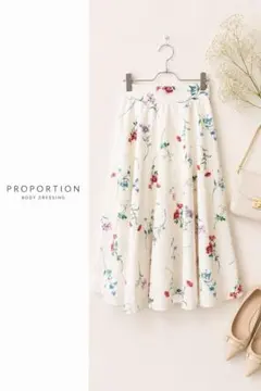 PROPORTION プロポーション　花柄フレアスカート Sサイズのサムネイル