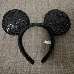 【美品】ディズニーカチューシャ　ミッキー　スパンコール　ブラック