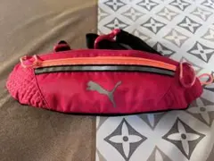 土日限定❣️美品　PUMA プーマのスポーツ用ウエストポーチ