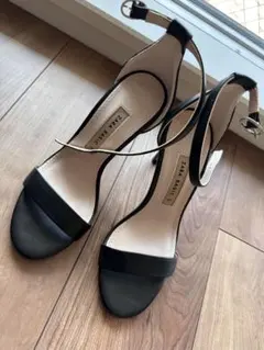 ZARA ブラック ハイヒール アンクルストラップ　35