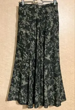 ［レトロフレアスカート］ オーダーメイド＊黒とベージュの花柄＊ サイズS〜M