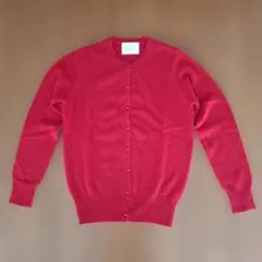 赤い長袖カーディガン