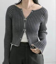 mystic グレー リブ編みカーディガン ボタン付き フリル袖