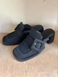 CHARLES & KEITH バックルローファーミュール　ブラックのサムネイル
