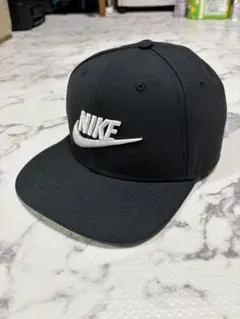 Nike ブラックキャップ ロゴ刺繍