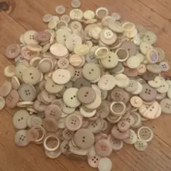 ベージュ系プラスチックボタン多数セット 楽しいオリジナル作品創りにどうぞ