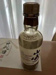サントリーシングルモルトウイスキー 山崎 180mlのサムネイル
